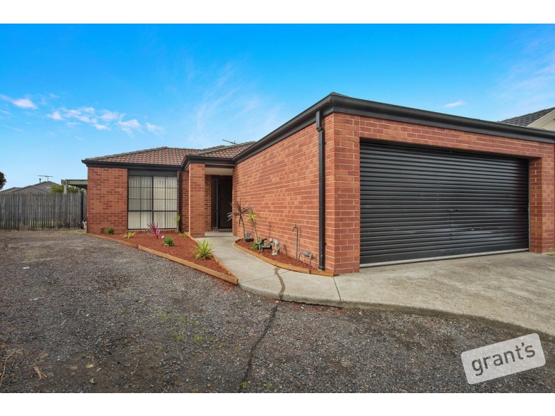 49 Clifford Drive, Pakenham VIC 3810