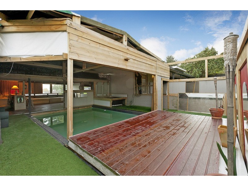 12 Queens Court, Berwick VIC 3806