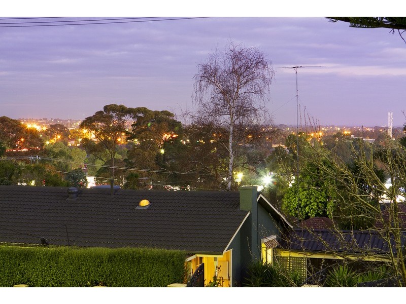 12 Queens Court, Berwick VIC 3806