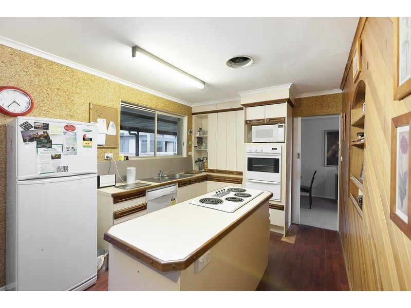 12 Queens Court, Berwick VIC 3806