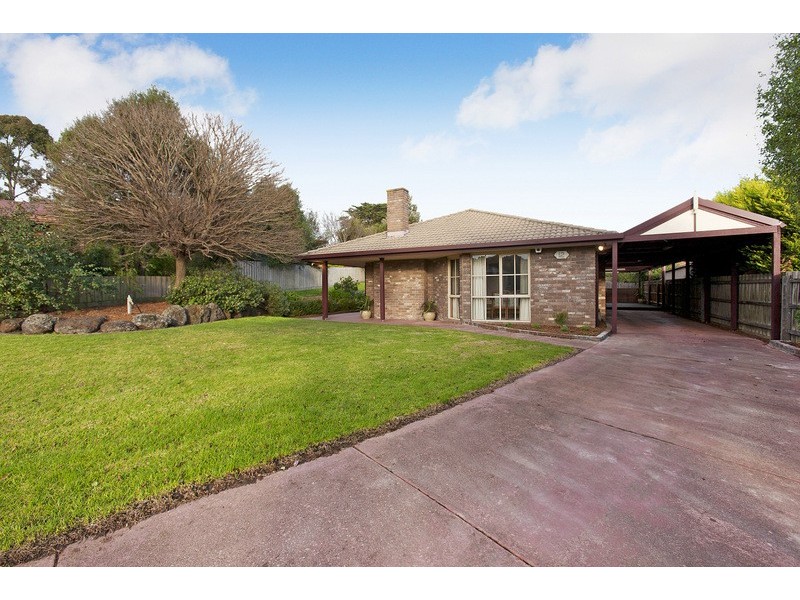 12 Dundee Court, Pakenham VIC 3810