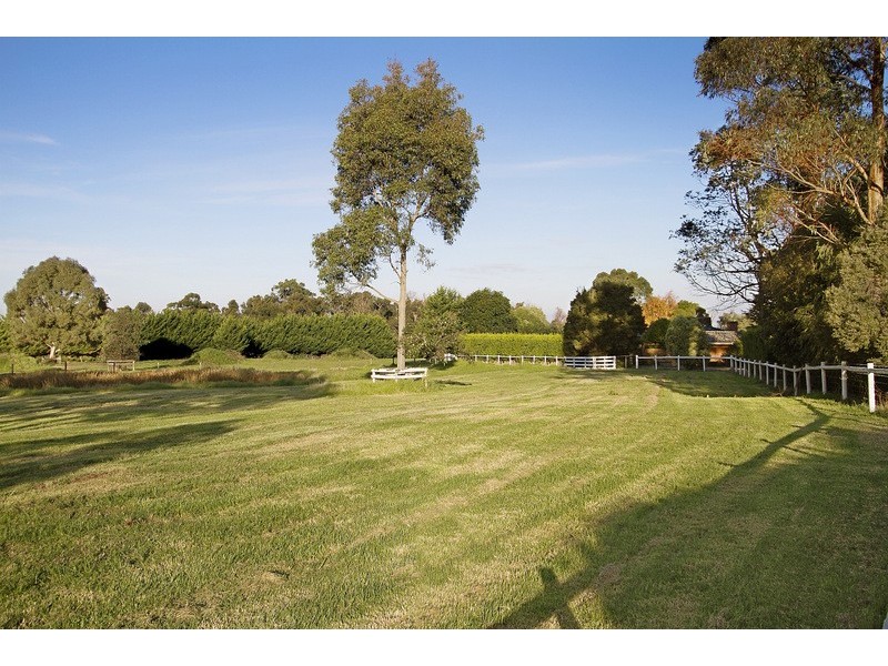 27 Archer Road, Garfield VIC 3814