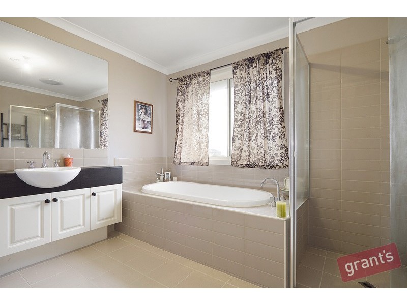 30 Everly Circuit, Pakenham VIC 3810