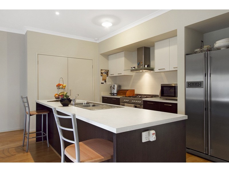 8 Joseph Banks Drive, Pakenham VIC 3810