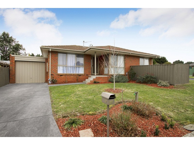 67 Amber Crescent, Narre Warren VIC 3805