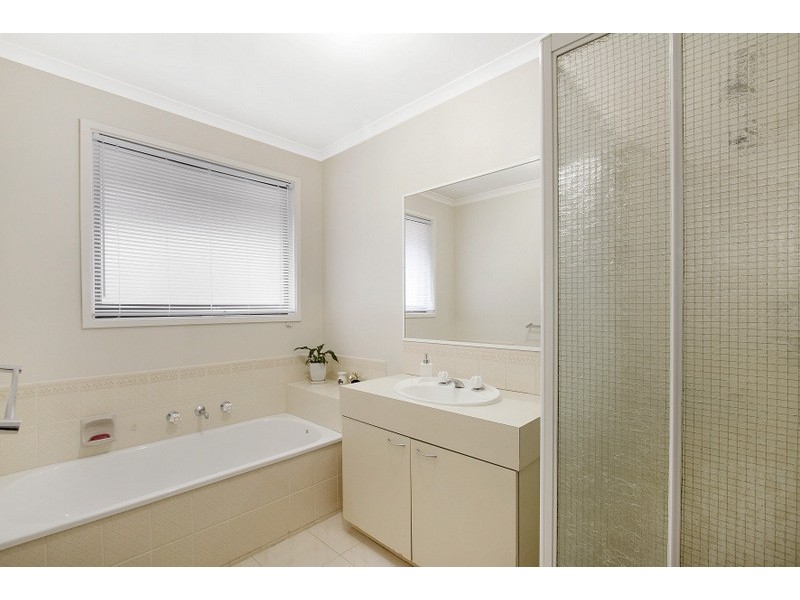 67 Amber Crescent, Narre Warren VIC 3805