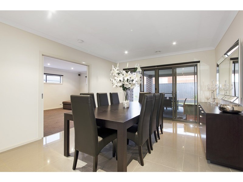 6 Gladys Court, Berwick VIC 3806