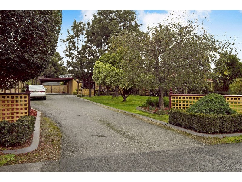 80 Railway Avenue, Tynong VIC 3813