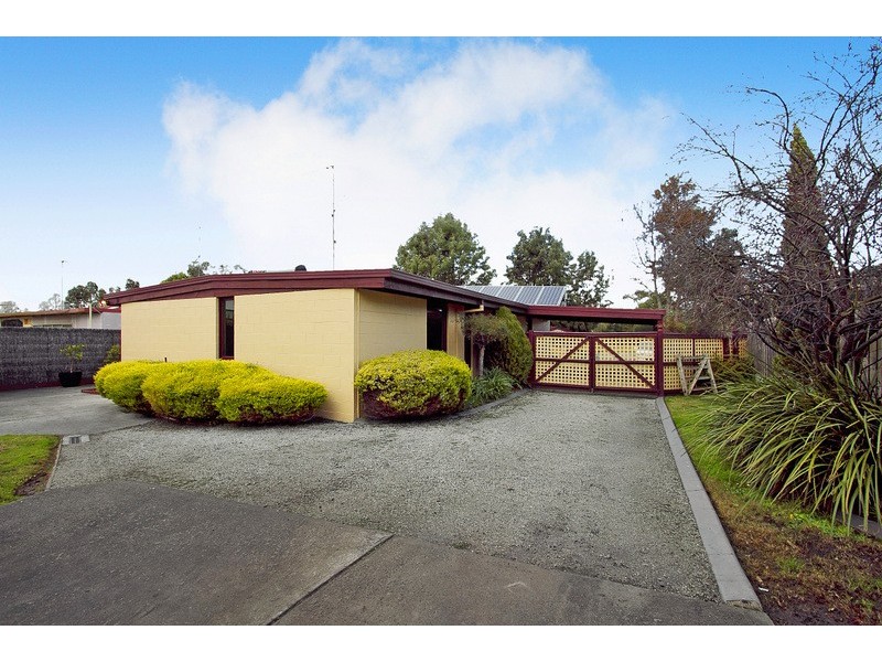 80 Railway Avenue, Tynong VIC 3813