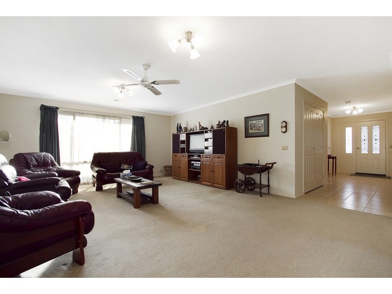18 Storey Drive, Pakenham VIC 3810