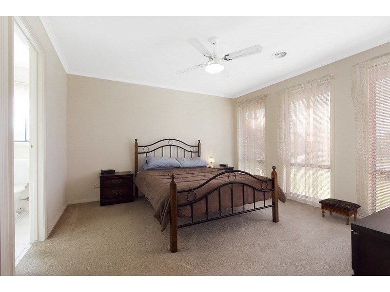 18 Storey Drive, Pakenham VIC 3810