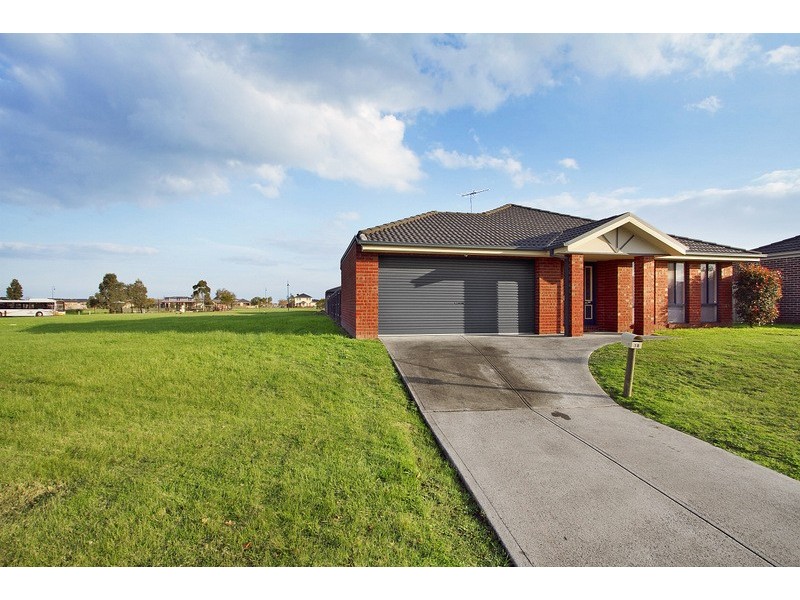18 Storey Drive, Pakenham VIC 3810