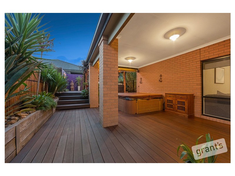 38 St Leonard Way, Pakenham VIC 3810