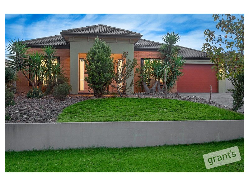 38 St Leonard Way, Pakenham VIC 3810