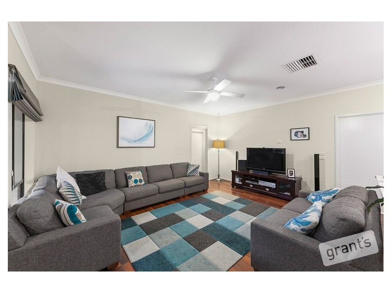 38 St Leonard Way, Pakenham VIC 3810