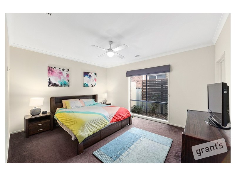 38 St Leonard Way, Pakenham VIC 3810