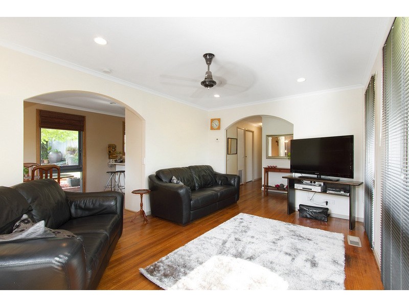 8 Finch Court, Pakenham VIC 3810