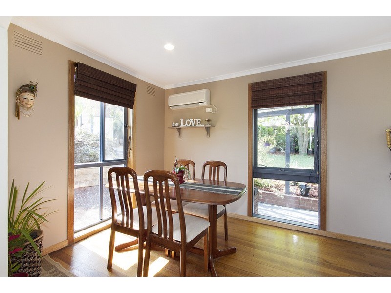 8 Finch Court, Pakenham VIC 3810