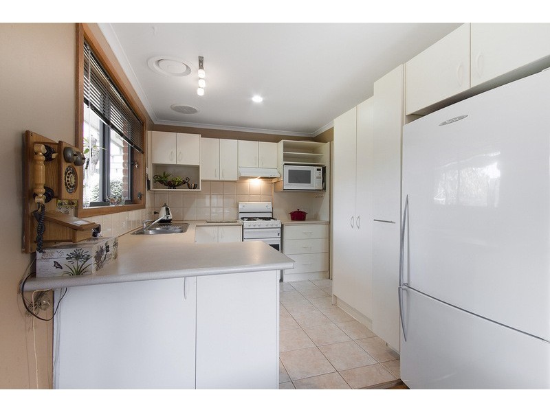 8 Finch Court, Pakenham VIC 3810