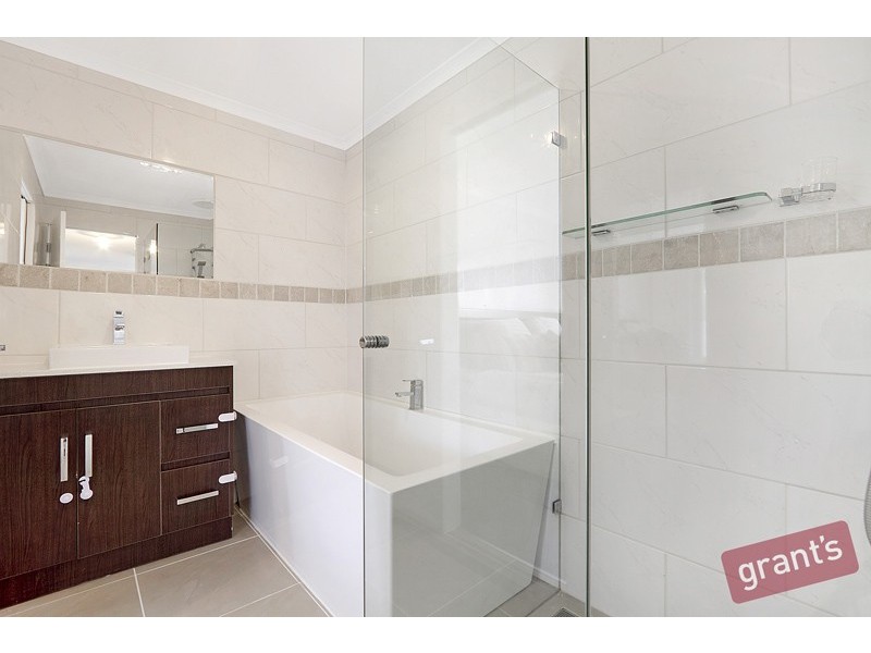 1 McMaster Court, Pakenham VIC 3810