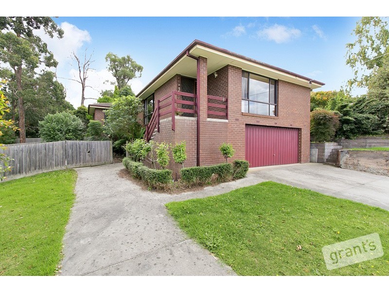 8 Mansell Court, Garfield VIC 3814