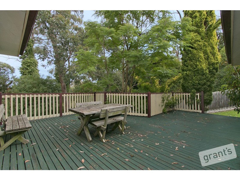 8 Mansell Court, Garfield VIC 3814