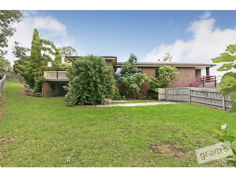 8 Mansell Court, Garfield VIC 3814