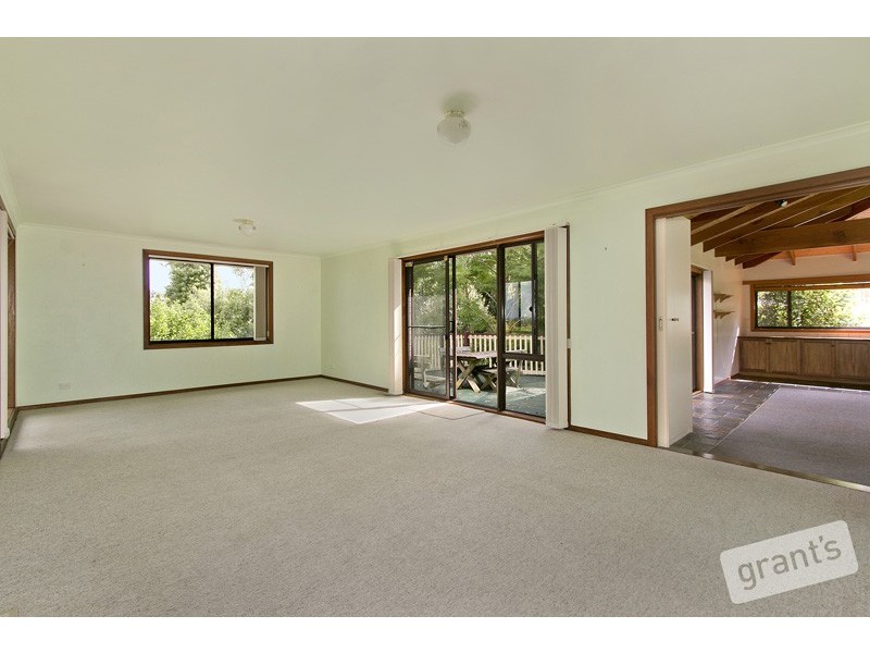 8 Mansell Court, Garfield VIC 3814