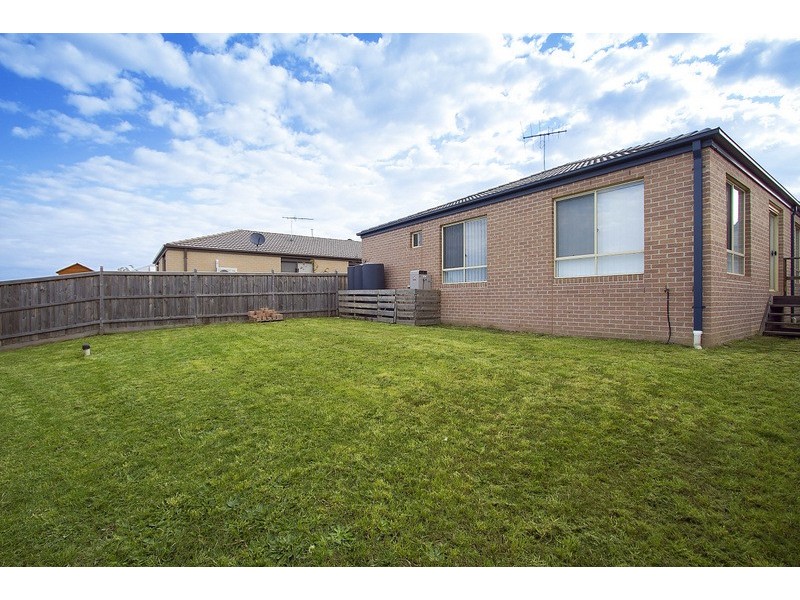 32 Tipperary Circuit, Pakenham VIC 3810