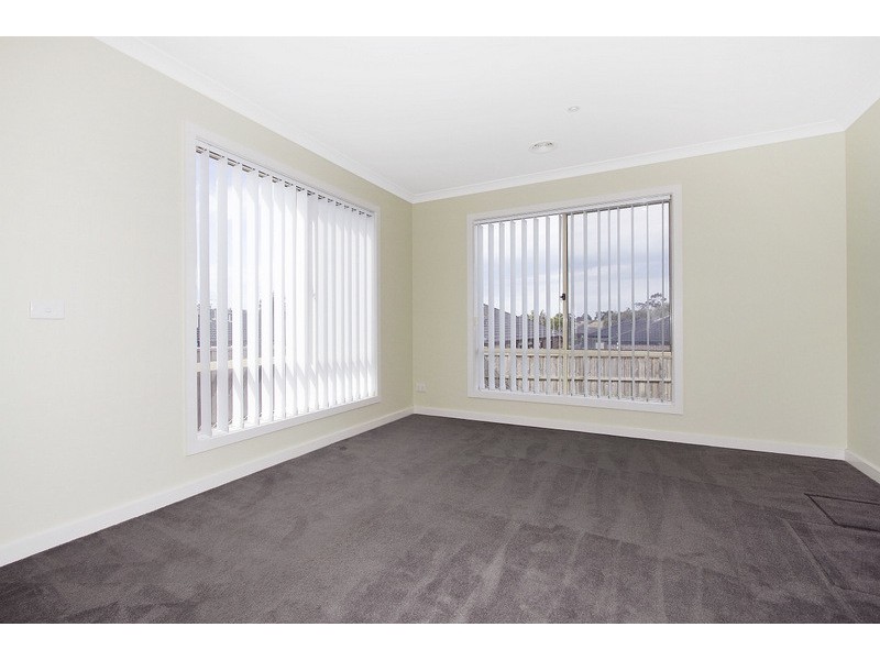 32 Tipperary Circuit, Pakenham VIC 3810