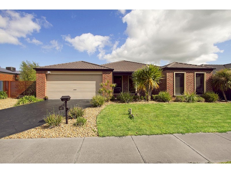 45 The Parkway, Pakenham VIC 3810