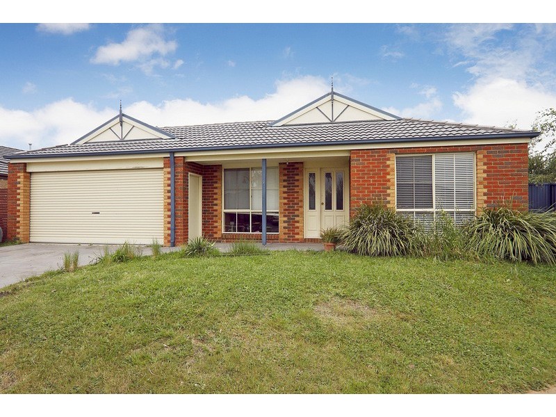 3 Scarlet Crescent, Pakenham VIC 3810