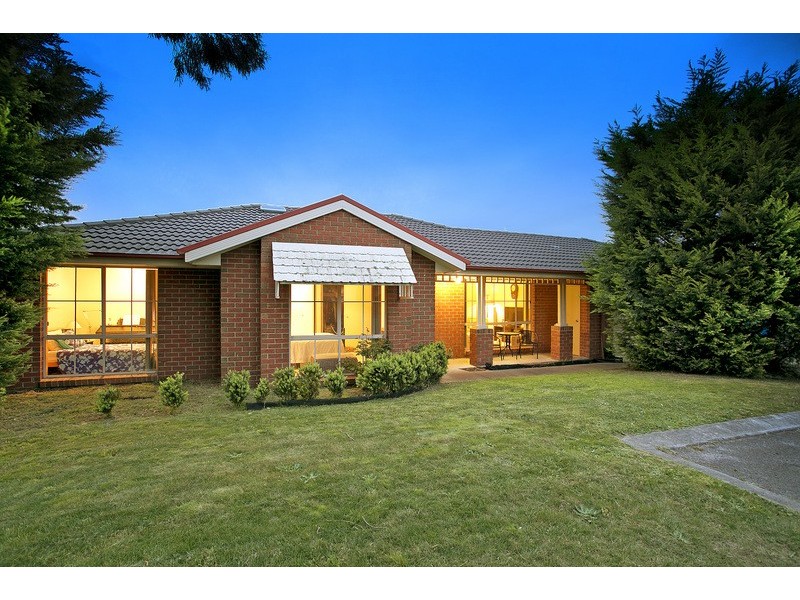 5 Cooma Court, Berwick VIC 3806