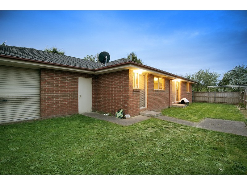5 Cooma Court, Berwick VIC 3806
