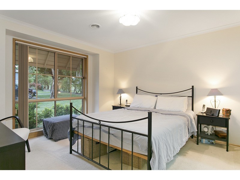 5 Cooma Court, Berwick VIC 3806