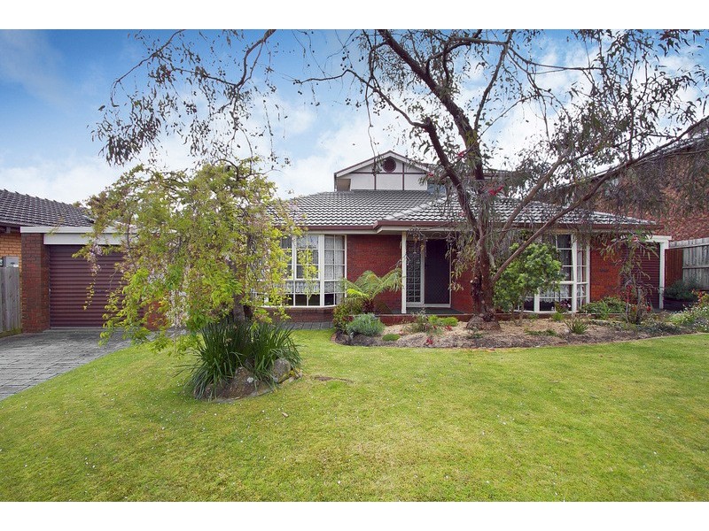 2 Hamilton Close, Endeavour Hills VIC 3802