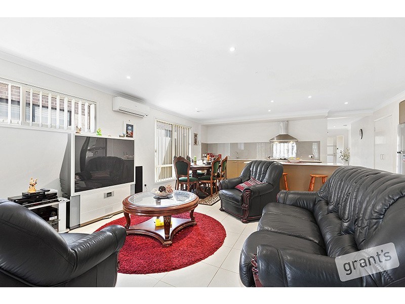 24 Olive Grove, Officer VIC 3809