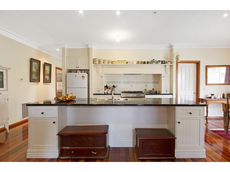 16 Briarwood Close, Garfield VIC 3814