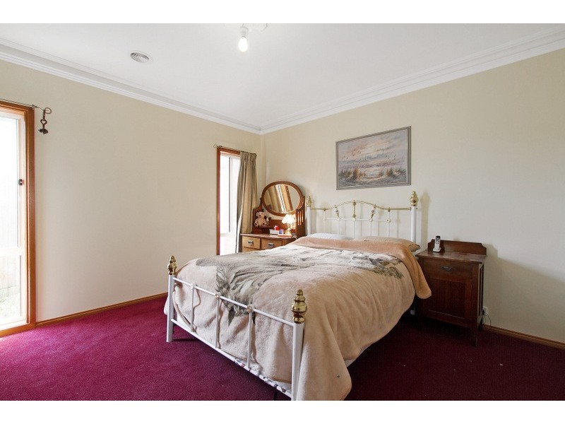 16 Briarwood Close, Garfield VIC 3814