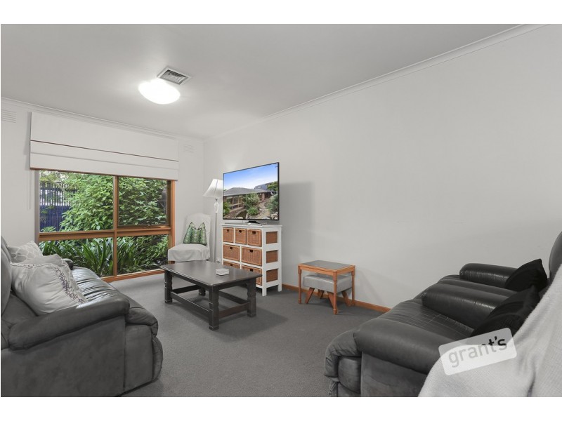 1 Queens Court, Berwick VIC 3806