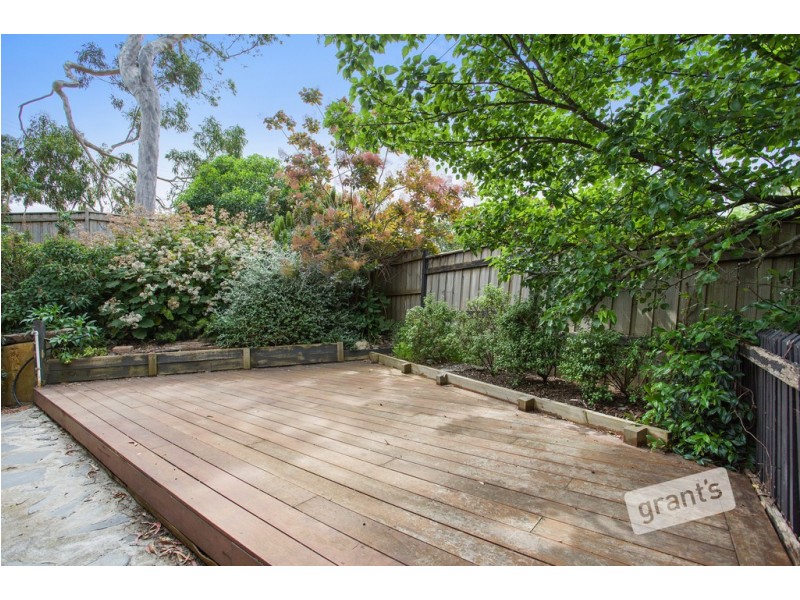 1 Queens Court, Berwick VIC 3806