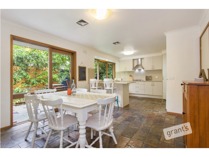 1 Queens Court, Berwick VIC 3806