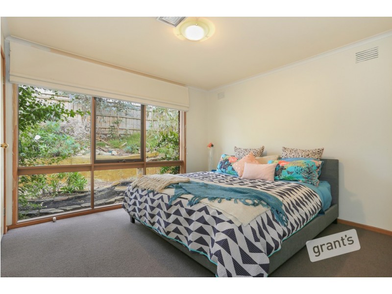 1 Queens Court, Berwick VIC 3806