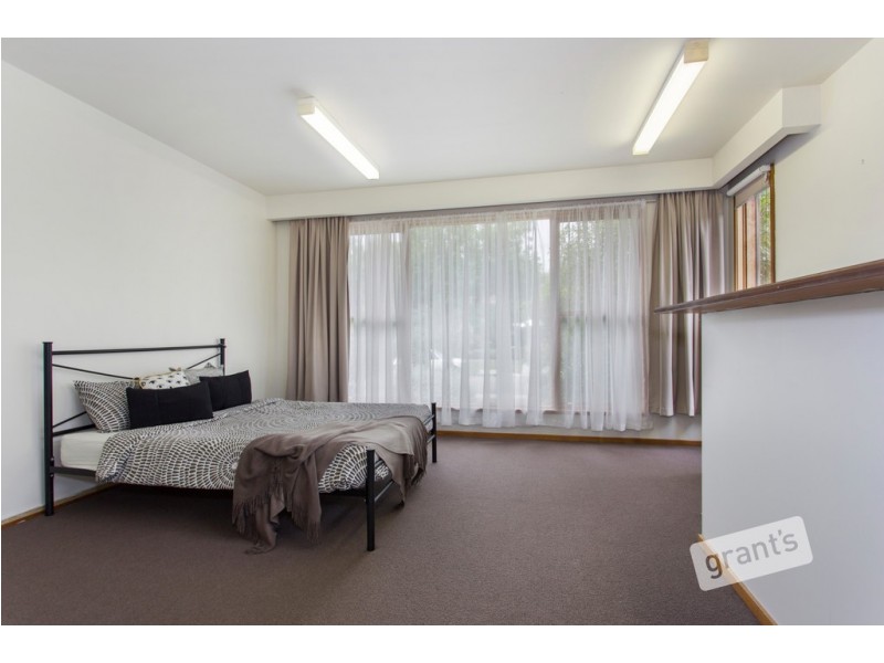 1 Queens Court, Berwick VIC 3806