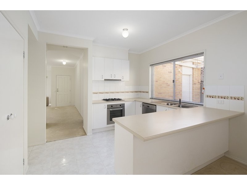 9 Cormorant Pde, Pakenham VIC 3810