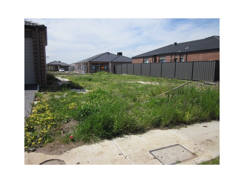 Lot 637 Tawleed Ride, Clyde North VIC 3978