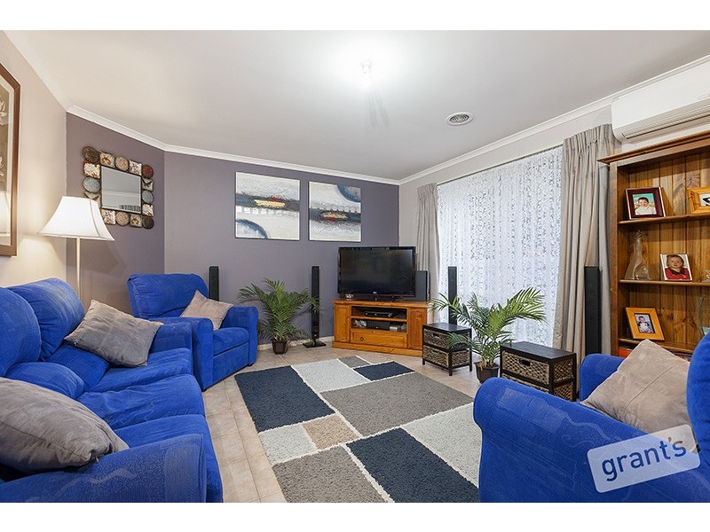 11 Sir Phillip Court, Pakenham VIC 3810