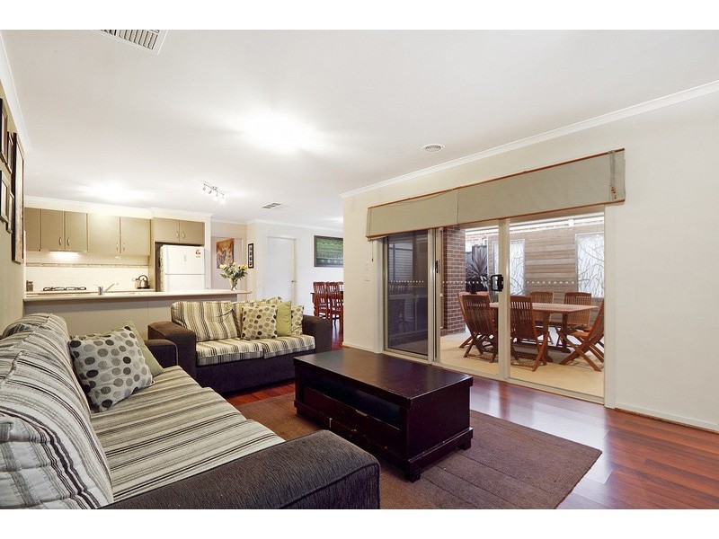 21 Lucerne Circuit, Pakenham VIC 3810