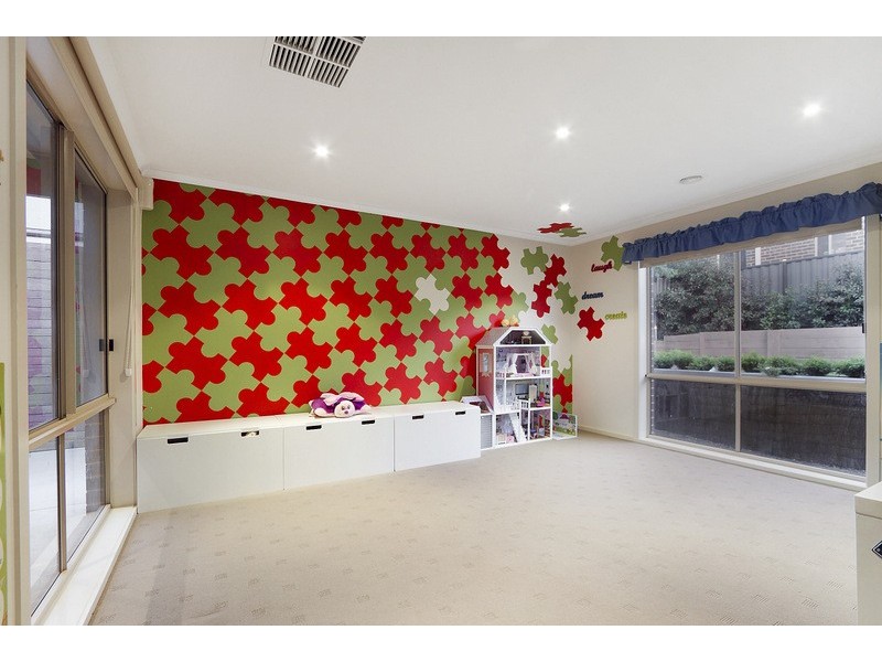 21 Lucerne Circuit, Pakenham VIC 3810