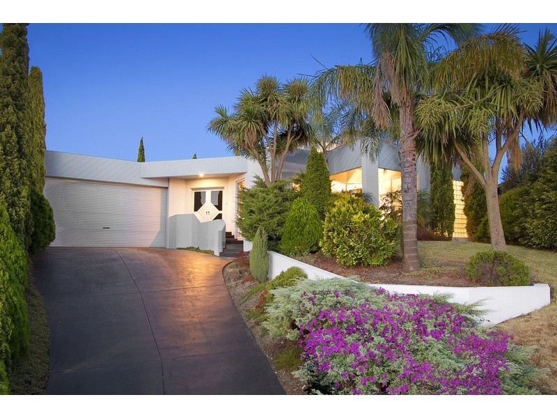 4 Taree Close, Pakenham VIC 3810